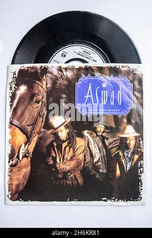 Bilderhülle der 7-Zoll-Vinyl-Version von Don't Turn Around von Aswad, erschienen 1988 Stockfoto