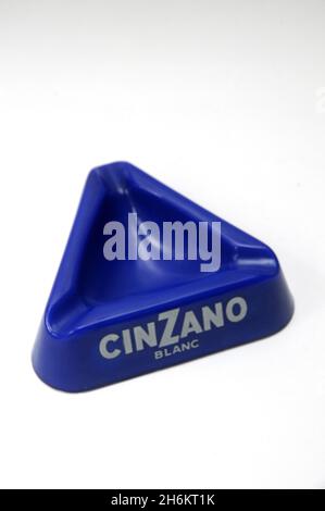 CINZANO Vorspeise, Aschenbecher für CINZANO Vintage Stockfoto