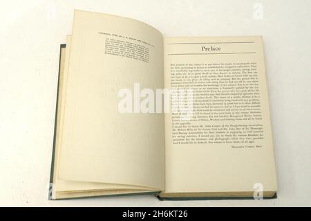 Altes Pferdebuch , das Reiters enciclopedia von Margret Cabell Self 1946 Stockfoto