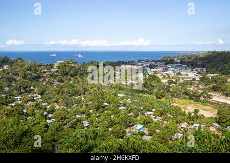 Chinatown und Iron Bottom Sound vom Skyline Ridge in Honiara, Salomonen. Stockfoto