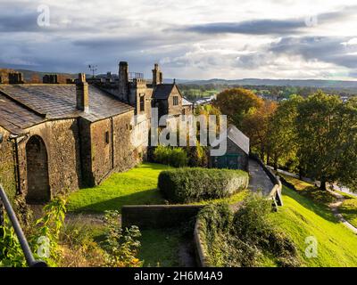 Gebäude auf dem Gelände des Clitheroe Castle in Clitheroe, Lancashire, Großbritannien. Stockfoto
