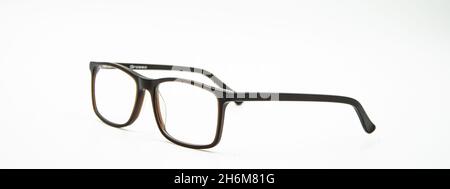 Nahaufnahme Von Schwarzen Brillen Auf Weißem Hintergrund Stockfoto