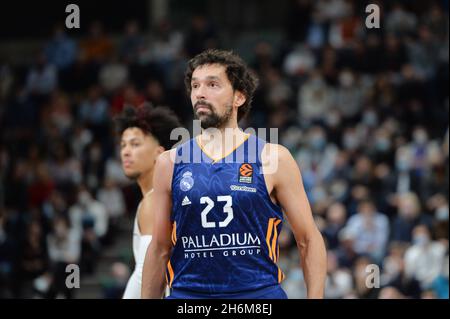 Lyon, Frankreich. November 2021. Lyon, Frankreich, 16. November 2021 Sergio Llull (23 Real Madrid) während des regulären Saisonspiels der Turkish Airlines EuroLeague Runde 10 zwischen LDLC ASVEL Lyon-Villeurbanne und Real Madrid in der Astroballe Arena in Villeurbanne, Frankreich. Lyubomir Domozetski/SPP Credit: SPP Sport Press Photo. /Alamy Live News Stockfoto