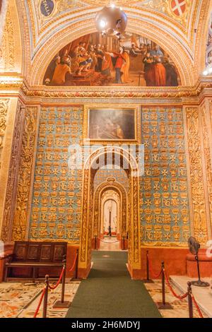 VALLETTA, MALTA - 7. NOVEMBER 2017: Innenraum der St. John's Co-Cathedral in Valletta, Malta Stockfoto