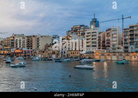 San Giljan Stadt Waterfront in Malta Stockfoto