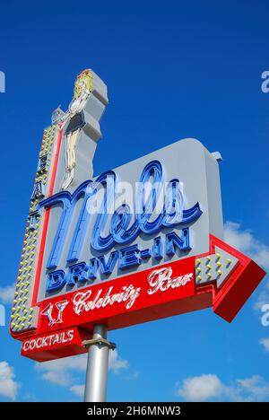 Mel's Bar Drive-in-Schild, Highland Avenue, Hollywood, Los Angeles, Kalifornien, Vereinigte Staaten von Amerika Stockfoto