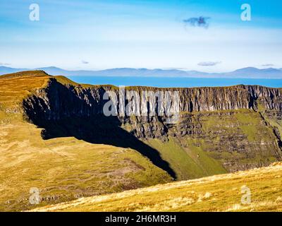 Blick über NW Skye vom Storr auf die Äußeren Hebriden, Schottland, Großbritannien. Stockfoto