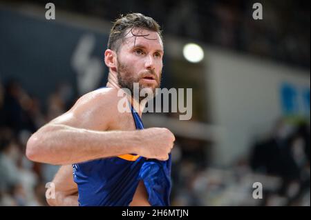 Lyon, Frankreich. November 2021. Lyon, Frankreich, 16. November 2021 Rudy Fernandez (5 Real Madrid) während des EuroLeague-Spiels der Turkish Airlines in der Astroballe Arena in Villeurbanne, Frankreich, in der Runde 10 zwischen LDLC ASVEL Lyon-Villeurbanne und Real Madrid. Lyubomir Domozetski/SPP Credit: SPP Sport Press Photo. /Alamy Live News Stockfoto