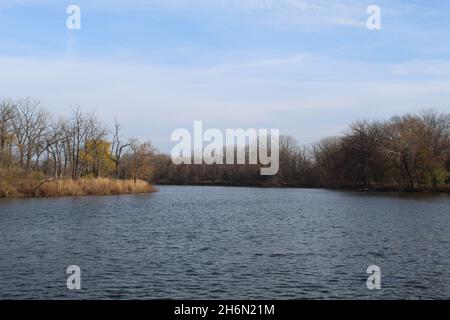Skokie Lagunen im Spätherbst in Winnetka, Illinois Stockfoto