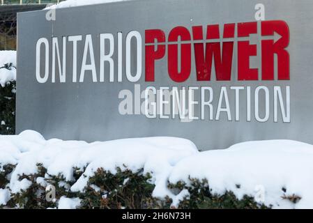 Toronto, ON, Kanada - 08. Januar 2021: Blick auf die Vorzeichen von Ontario Power Generation am Hauptsitz in Toronto im Winter. OPG ist ein Unternehmen der Crown Corporation Stockfoto