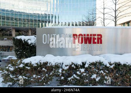 Toronto, ON, Kanada - 08. Januar 2021: Blick auf die Vorzeichen von Ontario Power Generation am Hauptsitz in Toronto im Winter. OPG ist ein Unternehmen der Crown Corporation Stockfoto