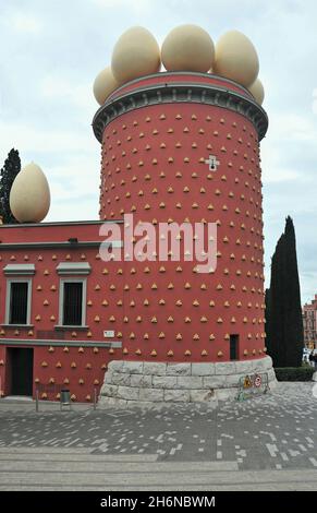 Dalí Theatermuseum in Figueras, das sich in der katalanischen Region der Provinz Alto Ampurdán in Gerona, Katalonien, Spanien befindet Stockfoto