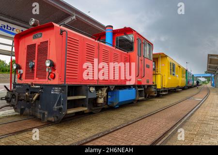 Borkum Inselzug im Hafen auf Borkum, Ostfriesische Inseln, Deutschland. Stockfoto