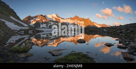 Wilder Freiger, Sonnenaufgang, Bergsee, Mairspitze, Stubaital, Tirol, Österreich Stockfoto