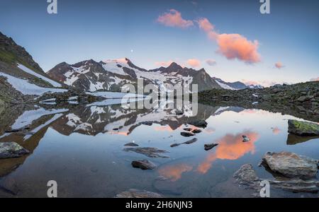 Wilder Freiger, Sonnenaufgang, Bergsee, Mairspitze, Stubaital, Tirol, Österreich Stockfoto