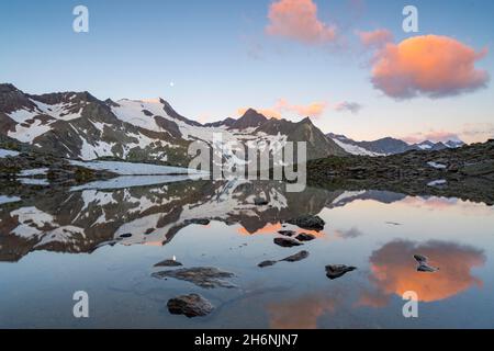 Wilder Freiger, Sonnenaufgang, Bergsee, Mairspitze, Stubaital, Tirol, Österreich Stockfoto