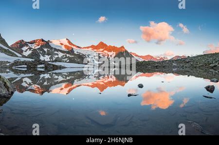 Wilder Freiger, Sonnenaufgang, Bergsee, Mairspitze, Stubaital, Tirol, Österreich Stockfoto