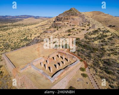 Luftaufnahme der archäologischen Stätte La Quemada, auch bekannt als Chicomoztoc, Zacatecas, Mexiko Stockfoto