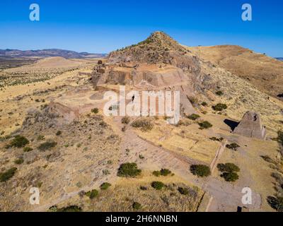 Luftaufnahme der archäologischen Stätte La Quemada, auch bekannt als Chicomoztoc, Zacatecas, Mexiko Stockfoto