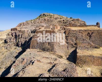 Luftaufnahme der archäologischen Stätte La Quemada, auch bekannt als Chicomoztoc, Zacatecas, Mexiko Stockfoto