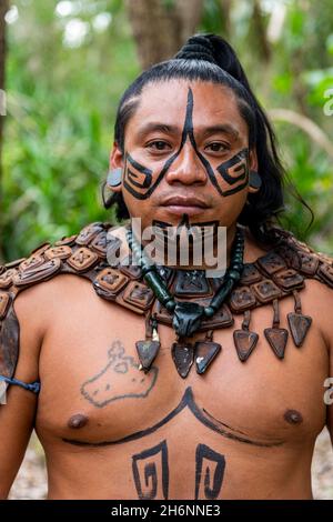 Maya gekleidet indianer, Yucatec-Maya archäologische Stätte, EkÊ¼ Balam, Yucatan, Mexiko Stockfoto