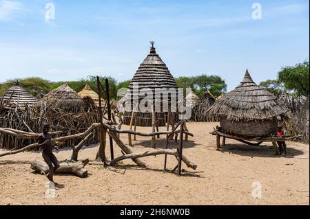 Traditionelle Hütten des Stammes Toposa, Eastern Equatoria, Südsudan Stockfoto