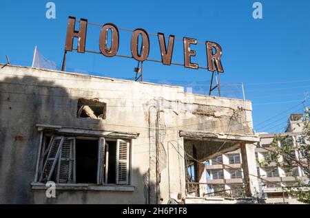 Die verlassene Stadt Varosha, Famagusta, Zypern, war seit der türkischen Invasion 1974 für die Welt gesperrt, bis sie im Oktober 2020 eröffnet wurde. Stockfoto