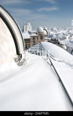 FRANKREICH. HAUTES-PYRENEES (65) DAS ASTRONOMISCHE OBSERVATORIUM AUF DEM PIC DU MIDI DE BIGORRE (2876 M) IM WINTER Stockfoto