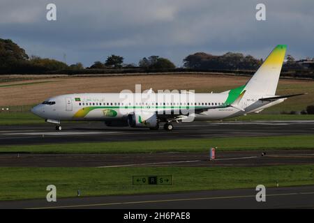 5T-CLJ, eine Boeing 737 MAX 8 von Mauretanien Airlines, die vom Prestwick International Airport in Ayrshire, Schottland, abgeflogen ist, war das Flugzeug in Schottland, um mauretanische Delegierte zur COP26-Klimakonferenz in der nahe gelegenen Stadt Glasgow zu bringen. Stockfoto