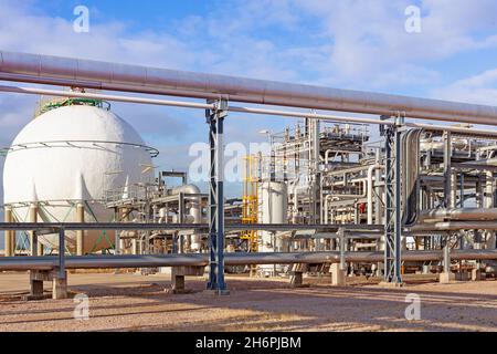 Blick auf eine Gasraffinerie. Stockfoto