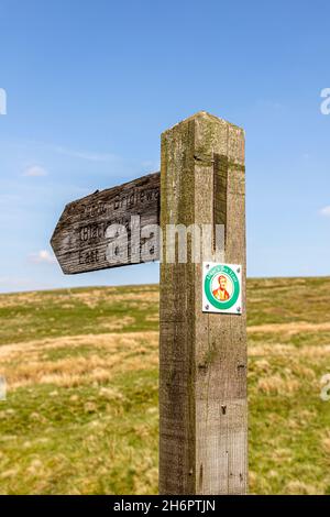 Isaacs Tea Trail auf einem öffentlichen Brückenweg auf dem Swinhope Moor auf den Pennines in der Nähe von Coalcleugh, Northumberland, Großbritannien Stockfoto