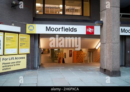 Eintritt zum bahnhof moorfields merseyrail Liverpool merseyside uk Stockfoto