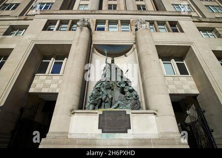 Das erste Kriegsdenkmal von joseph phillips möglicherweise das erste seiner Art in der Welt Tauschgebäude Tauschflagge Liverpool merseyside uk Stockfoto