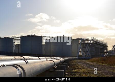 ConocoPhillips Oil Terminal, Raffinerie- und Verarbeitungsanlage, Teesside, Großbritannien, wo Öl- und Erdgasflüssigkeiten aus der Nordsee gelagert und verarbeitet werden. Stockfoto