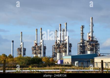 ConocoPhillips Oil Terminal, Raffinerie- und Verarbeitungsanlage, Teesside, Großbritannien, wo Öl- und Erdgasflüssigkeiten aus der Nordsee gelagert und verarbeitet werden. Stockfoto