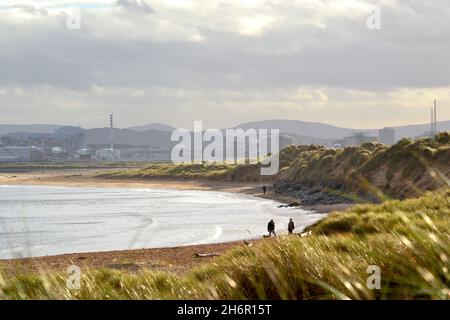 Natürlich beleuchtetes Bild des Tees Bay und Seal Sands Industriekomplexes an der Nordostküste, Teesside, Großbritannien Stockfoto