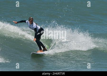 Saquarema, Brasilien. November 2021. RJ - Saquarema - 11/17/2021 - SAQUAREMA SURF FESTIVAL - Isabelle Nalu Surfer während des Saquarema Surf Festivals, das in Erinnerung an den ewigen Surfer Leo Neves stattfindet, findet bis zum 21. November eine Bühne statt, die von den Herren Quiksilver Pro QS und Roxy Pro QS 3000 Female, Am Strand von Itauna, Saquarema, Rio de Janeiro an diesem Mittwoch(17). Foto: Thiago Ribeiro/AGIF/Sipa USA Quelle: SIPA USA/Alamy Live News Stockfoto