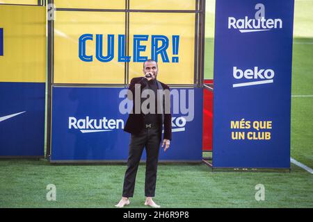 Barcelona, Spanien. November 2021. Daniel Alves in seinem Vortrag gesehen.Dani Alves Präsentation über seine Rückkehr zum FC Barcelona. (Foto von Thiago Prudencio/SOPA Images/Sipa USA) Quelle: SIPA USA/Alamy Live News Stockfoto