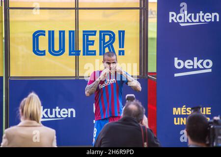 Barcelona, Spanien. November 2021. Daniel Alves in seinem Vortrag gesehen.Dani Alves Präsentation über seine Rückkehr zum FC Barcelona. (Foto von Thiago Prudencio/SOPA Images/Sipa USA) Quelle: SIPA USA/Alamy Live News Stockfoto