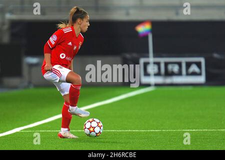 Göteborg, Schweden. November 2021. Hisingen Arena, Göteborg, Schweden, 17. November 2021: Lucia Alves (13 Benfica Lissabon) während des UEFA Womens Champions League-Spiels in der Gruppe D zwischen BK Hacken und Benfica Lissabon am 17 2021. November in der Hisingen Arena in Göteborg, Schweden Peter Sonander/SPP Credit: SPP Sport Press Photo. /Alamy Live News Stockfoto