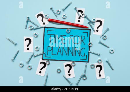 Textschild mit der Uhrzeit für die Planung. Business Showcase Ausübung bewusste Kontrolle für bestimmte Aktivitäten Wartung Tools und Ausrüstungen ausgegeben Stockfoto