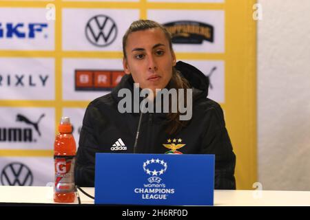 Göteborg, Schweden. November 2021. Hisingen Arena, Göteborg, Schweden, 17. November 2021: Catarina Amado (19 Benfica Lissabon) während der Presse nach dem UEFA Womens Champions League-Spiel in der Gruppe D zwischen BK Hacken und Benfica Lissabon am 17 2021. November in der Hisingen Arena in Göteborg, Schweden Peter Sonander/SPP Credit: SPP Sport Press Foto. /Alamy Live News Stockfoto