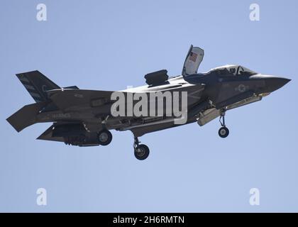 USMC F-35B schwebt bei MCAS Miramar, Kalifornien Stockfoto
