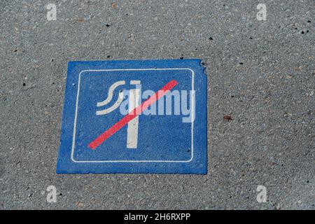 Rauchverbot auf dem Asphalt Stockfoto
