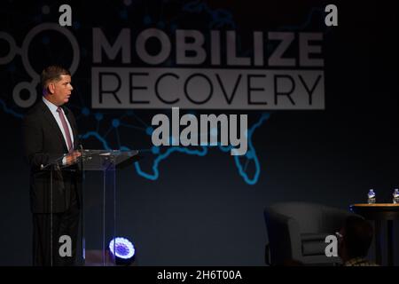 Washington, Vereinigte Staaten von Amerika. 27. September 2021. Der US-Arbeitsminister Marty Walsh hält auf der Mobilize Recovery Conference am 27. September 2021 in Las Vegas, Nevada, eine Rede. Quelle: Shawn T Moore/Dept of Labor/Alamy Live News Stockfoto