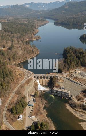 Stave Falls Dam und Stave Lake in der Stadt Mission im Lower Fraser River Valley in British Columbia. Stockfoto