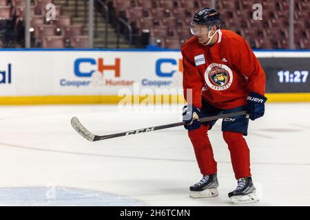 Sunrise, USA. November 2021. 70 Patric Hornqvist (A) während des Florida Panthers Training Day vor dem Spiel zwischen Florida Panthers und New Jersey Devils am 17. November 2021 bei Sunrise, Florida, USA (Foto von Yaroslav Sabitov/YES Market Media/Sipa USA) Kredit: SIPA USA/Alamy Live News Stockfoto