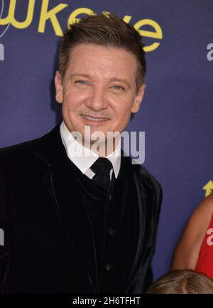 Los Angeles, USA. November 2021. Jeremy Reinner nimmt am 17. November 2021 in Los Angeles, Kalifornien, an der Los Angeles Premiere von „Hawkeye“ der Marvel Studios Teil. Quelle: Tsuni/USA/Alamy Live News Stockfoto