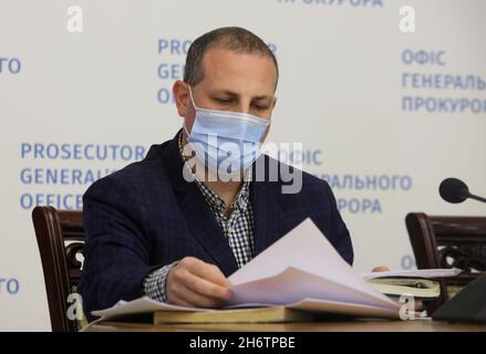 KIEW, UKRAINE - 17. NOVEMBER 2021 - Leiter der Abteilung für Organisation, Verfahrensleitung der Vorverfahrensuntersuchung und Unterstützung der öffentlichen Pro Stockfoto