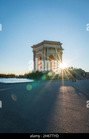 Sonnenuntergang an der Promenade du Peyrou, Château d’Eau du Peyrou in Montpellier, Frankreich Stockfoto